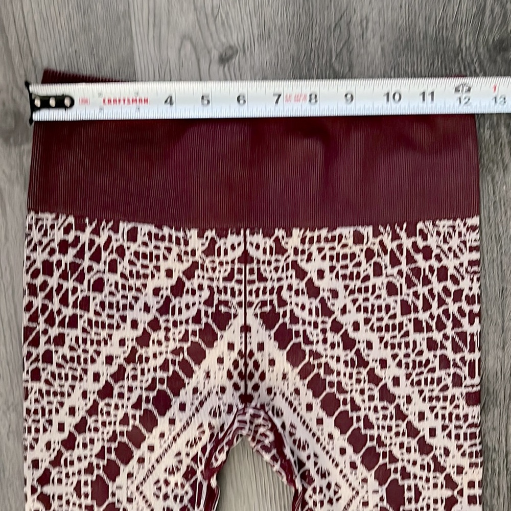 FABLETICS Seamless Reversible Matching Set - Picture 5 of 11
